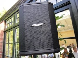 Bose Akku-Lautsprecherbox für Außenbeschallung.